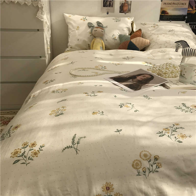 

American idyllic small floral bed four piece cotton quilt cover three piece set 1.5m1.8m girl heart, White