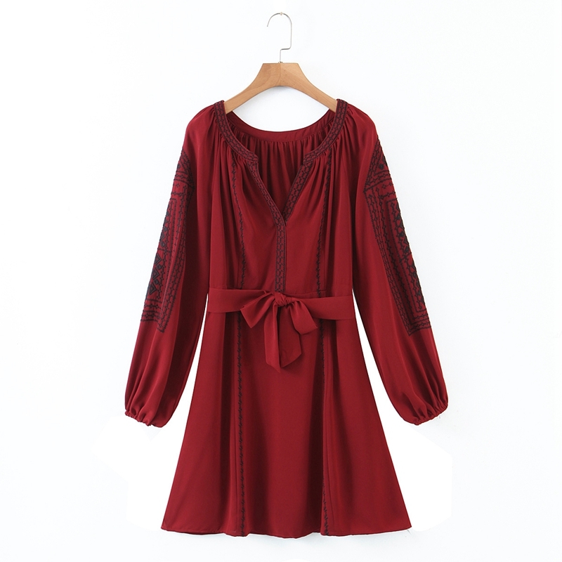 

Spring Lantern Sleeve Embroidered Floral Dress Vintage A line Elegant Above Knee Party With Sash For Lady XZ2678 210525, Red