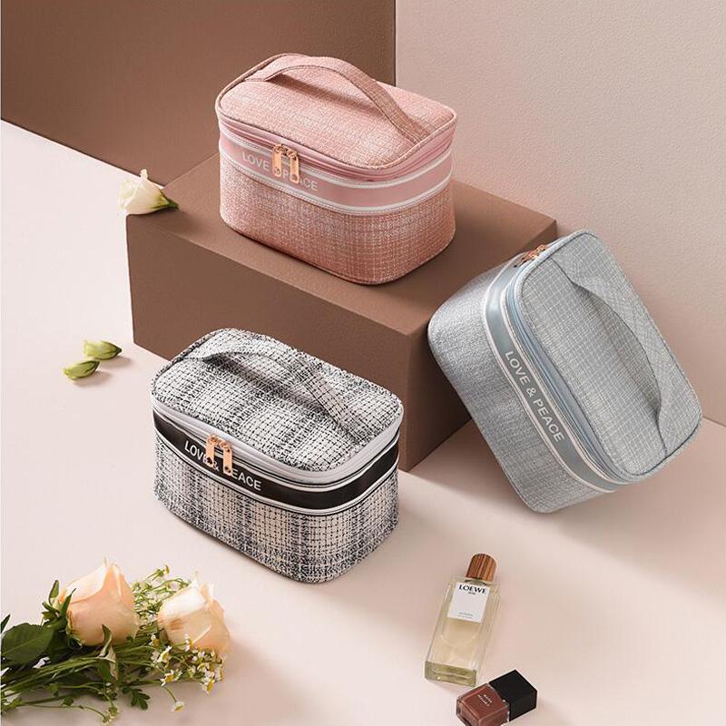 

Retro Plaid Cosmetic Bag Ladies Large Capacity Portable Toiletry Woman Travel Storage Bags & Cases, Black