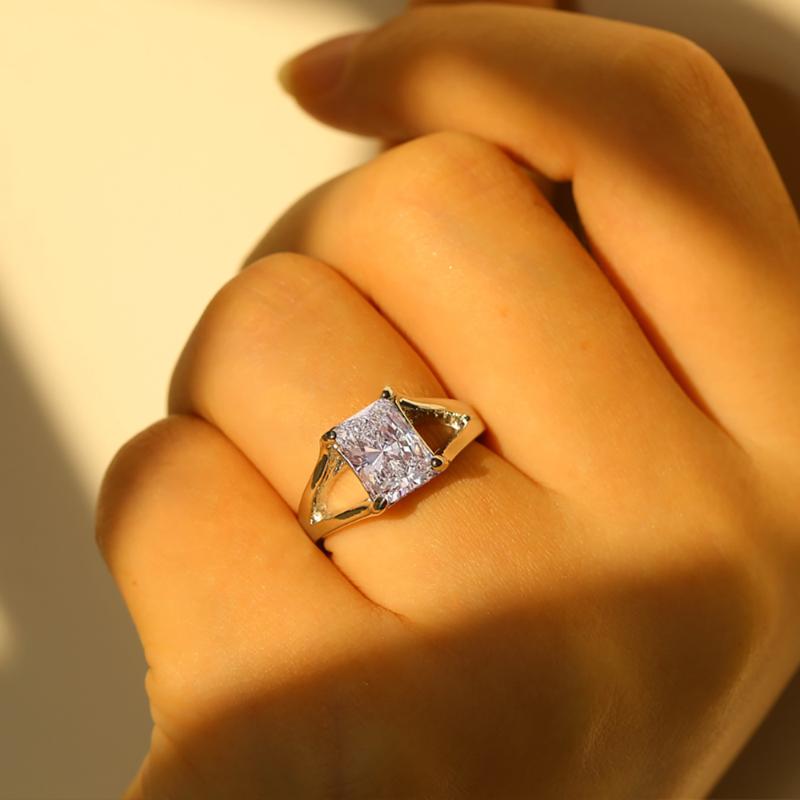 

Cluster Rings EN Simple Fashion Square Crystal Princess Ring Four-claw Female Simulation Wedding Jewelry Zircon