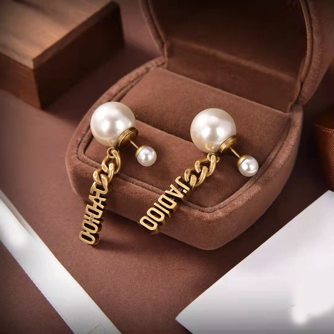 

Fashion d home brass retro material letters pendant earrings ladies wedding party jewelry