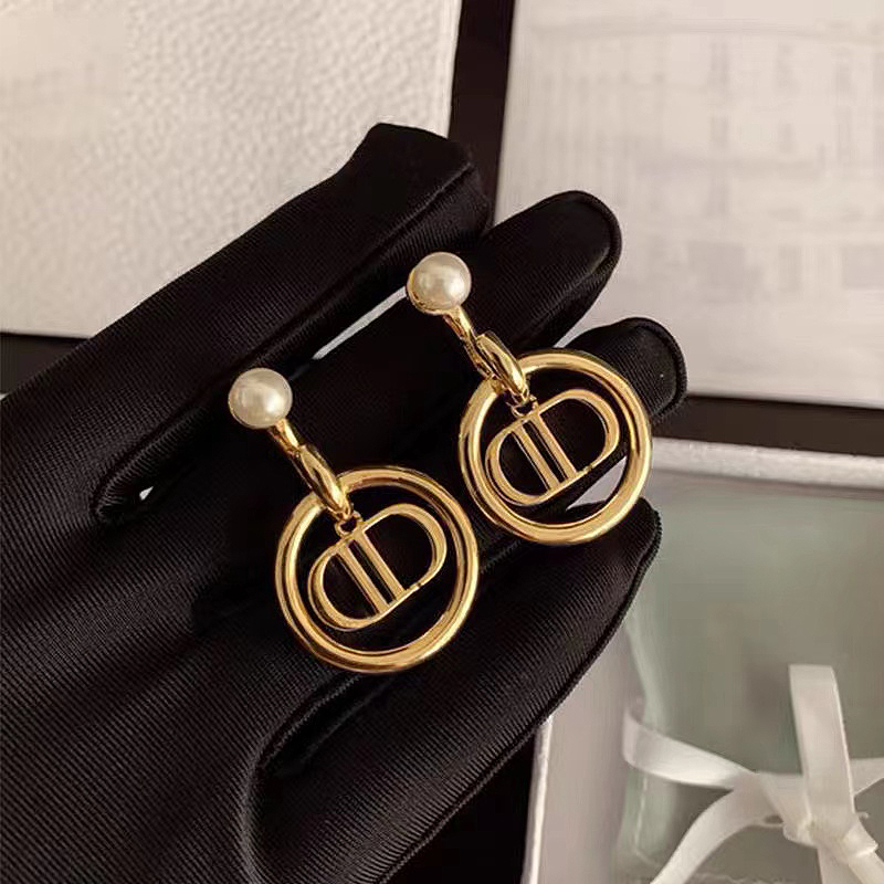 

Designers earrings top quality women's charm Letter pearl round high sense Earring retro fashion jewelry women ear accessories winter jewelrys gifts box very good