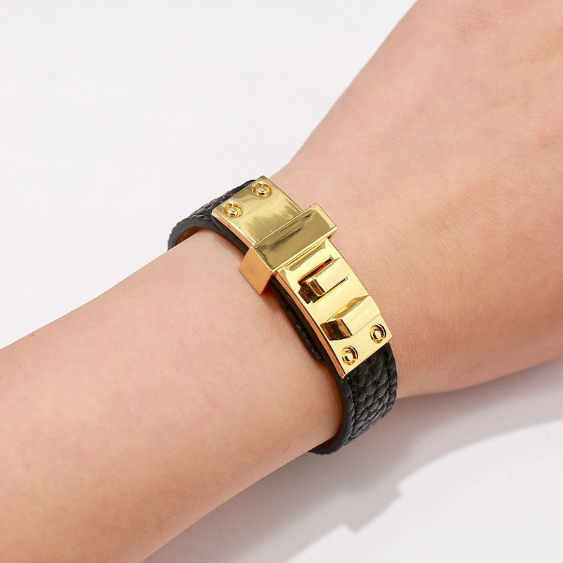 

Luxury Designer woman Bracelets&Bangles Stainless Steel Cuff Wristband PU bracelet Leather Bracelets Classic Original Charm Bracelets a9