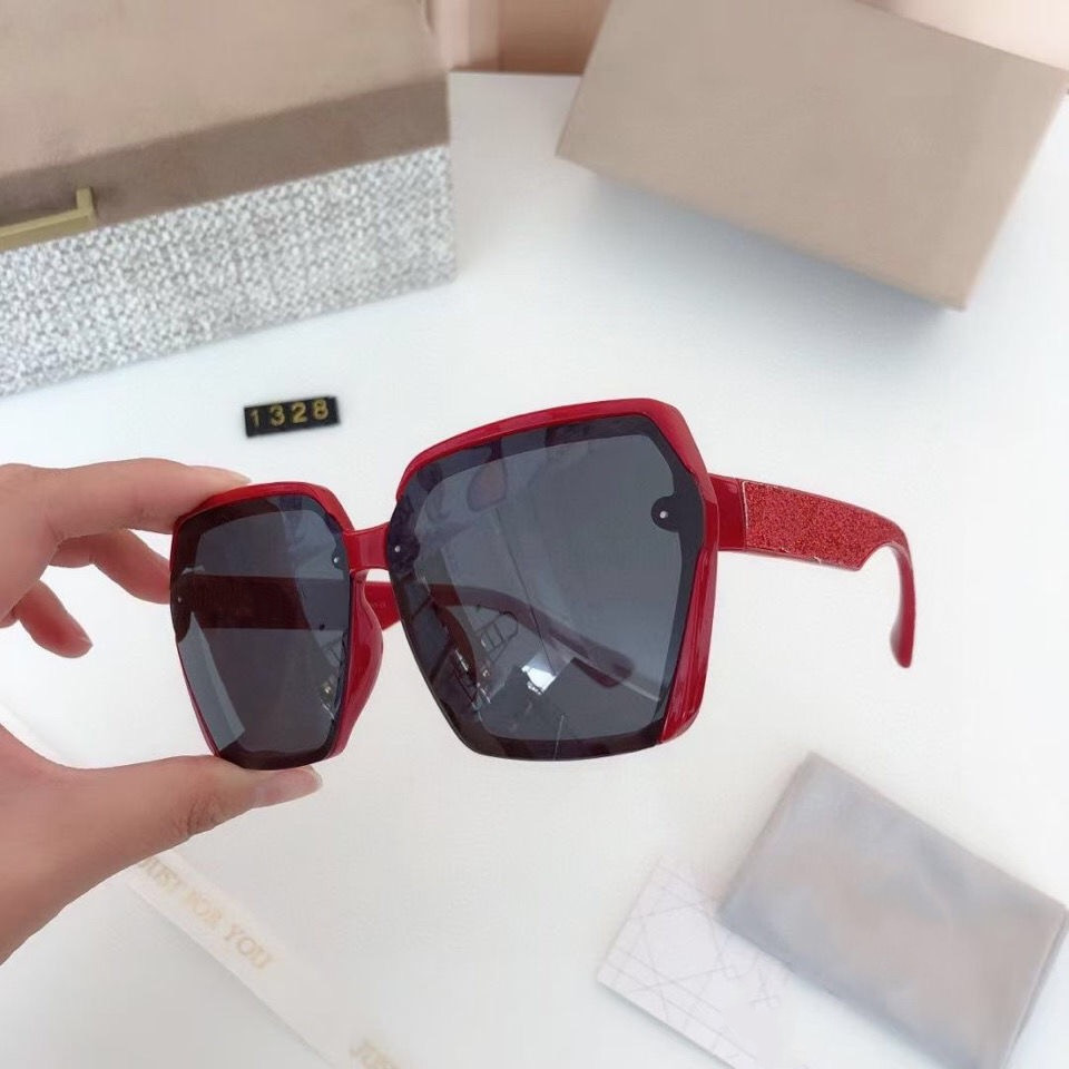 

2021 new sunglasses high-end brand glasses outdoor beach shade frame fashion classic men and women general high-end, Black