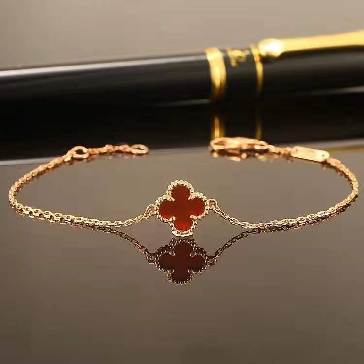 

Luxe goods 5 flowers Classic Fashion Four Leaf Clover bracelet 18K Gold Bracelets Charm Brand Bangle Hand jewelry men women necklace Valenti, Golden;silver