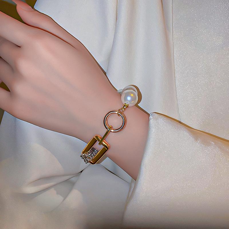 

Beaded, Strands Women's Hand Bracelets Vintage Jewelry Sweet Fashion Pearl Bracelet Friendship Metal Style