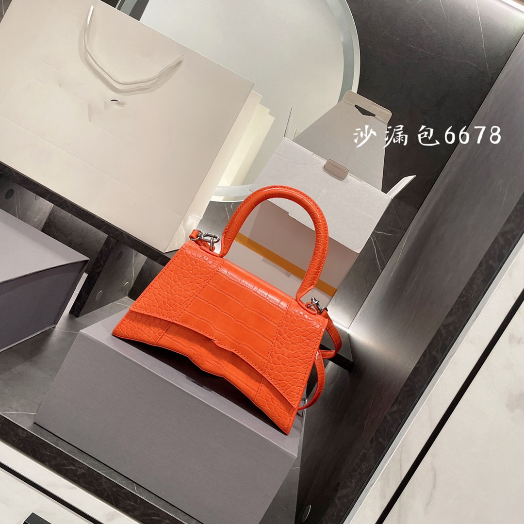 

New women's bag shoulder messenger handbag crocodile pattern hourglass retro fashion small square, Single shot will not be shipped