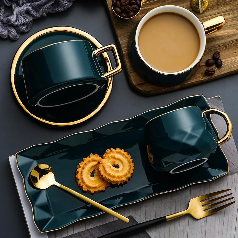 

Mugs European Household Drinkware Ceramic Coffee Mug With Lid Spoon Creative Water Cup Dessert Saucer Simple Couple Drinking Tea