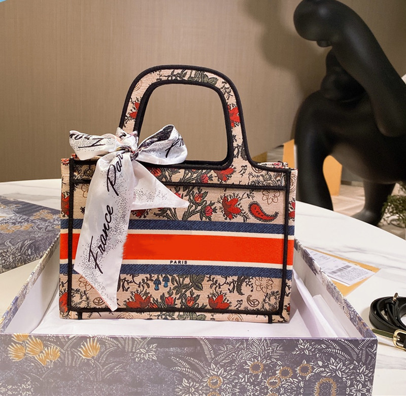 

Designers Handbags Ladies Tote Shopping Bags Wholesale Handbag Fashion On the go Classic Letter Purse 28*18cm