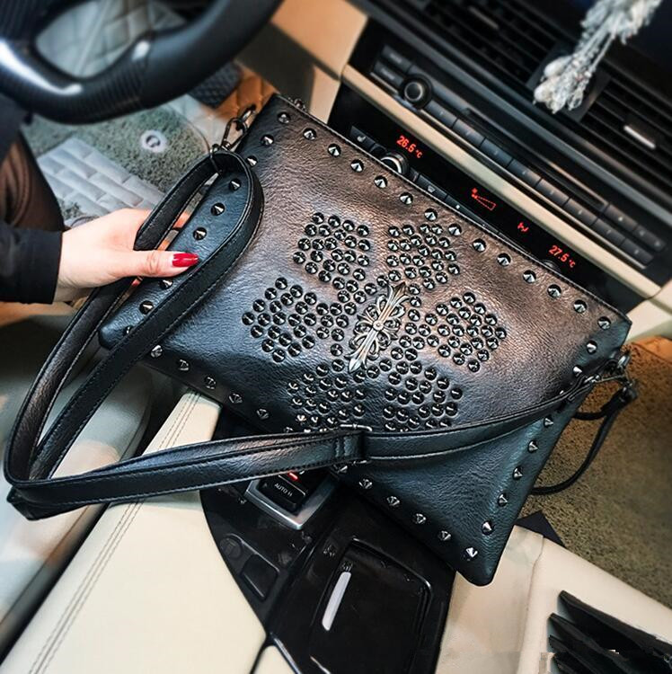 

Factory wholesale men handbag street cool rivet punk hand clutch bag fashion leather envelope bags rivets mens shoulder handbags punks messenger