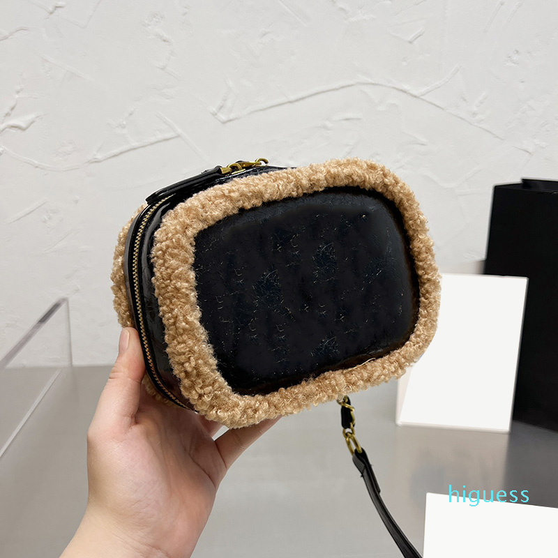 

Designer- Classic Camera Furry Bags Brown/Coffee/White Colors Outdoor Sacoche Large Capacity Clutch Cosmetic Handbags 18*13CM