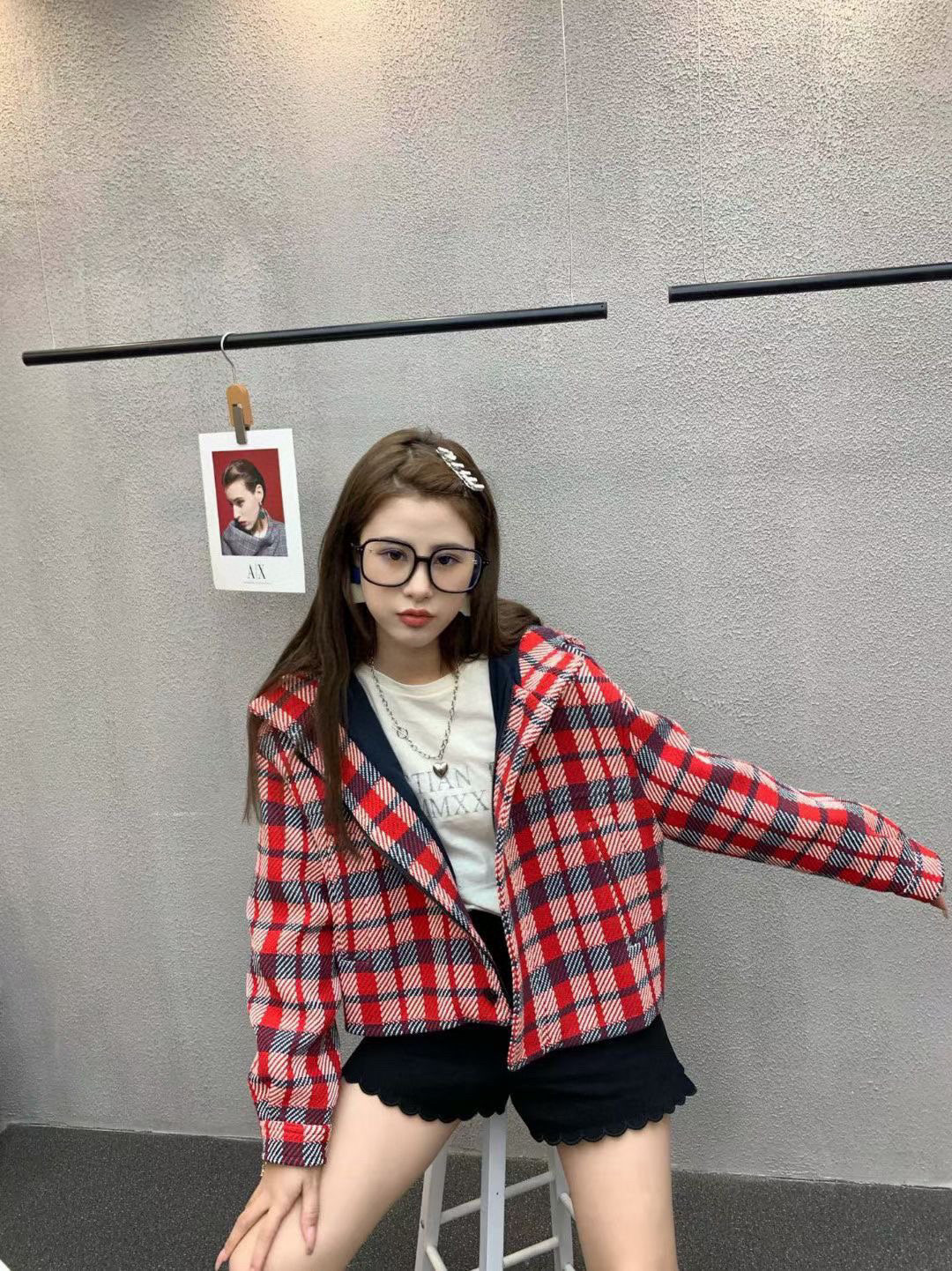 

European Station 2021 Autumn and Winter New Plaid Hooded Jacket British Style Red Printed Short Long Sleeve down Jacket Women