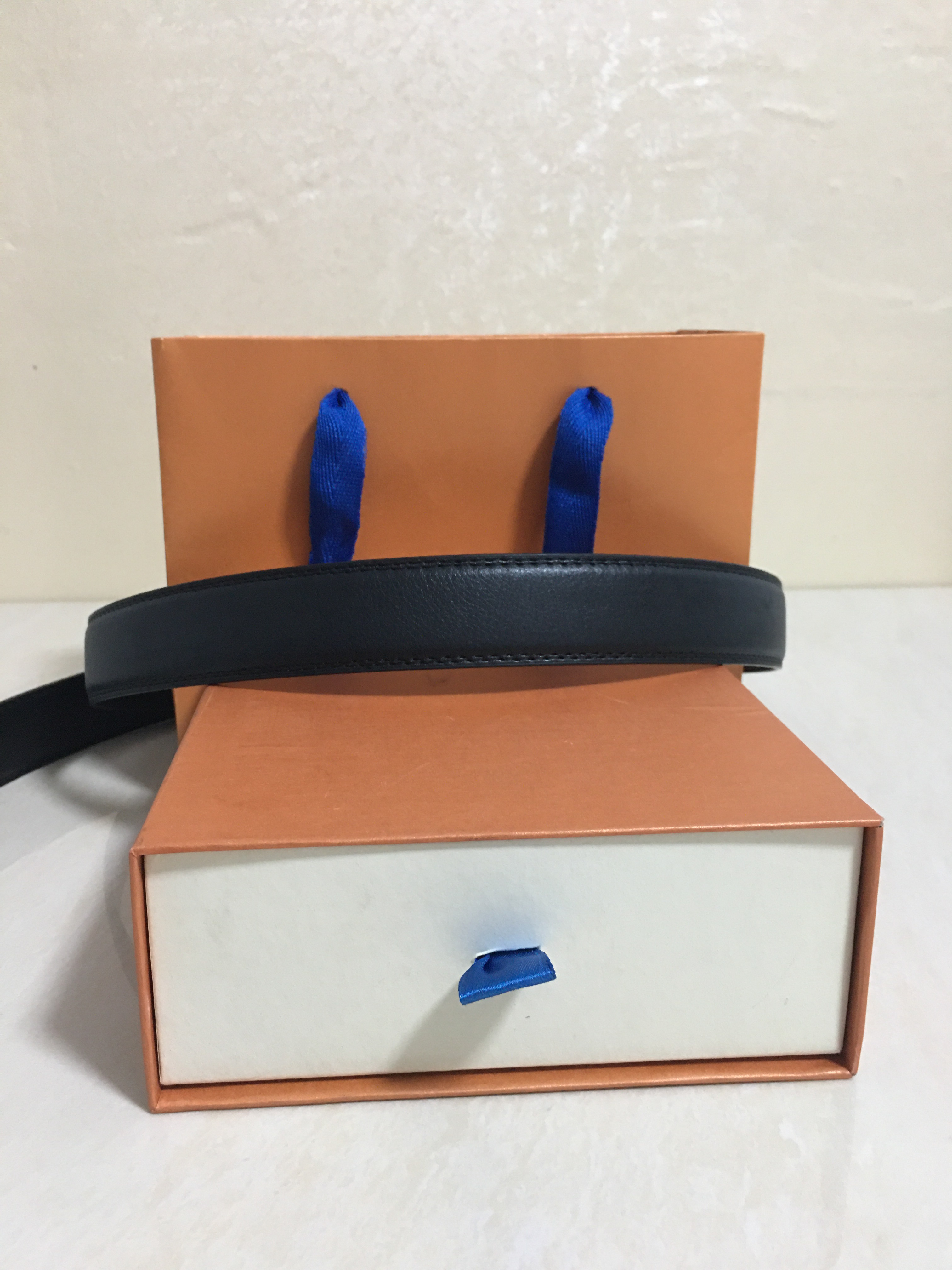 

2021 Fashion Big buckle genuine leather belt with box designer men women high quality mens belts AAA1011, Belt and box