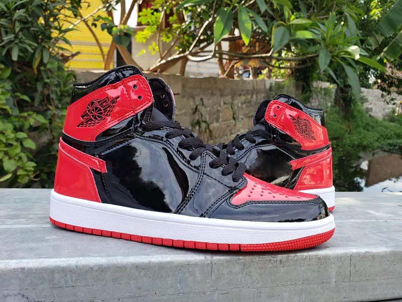 

Patent leather 1 High OG Bred Men Basketball Shoes Black White Varsity Red Jumpman 1s Mens Sports Trainer