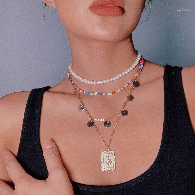 

Pendant Necklaces Bohemian Color Rice Beads Rose Flower Necklace Female 3-Piece Set Trend Hip Hop Short Clavicle Accessories 2021