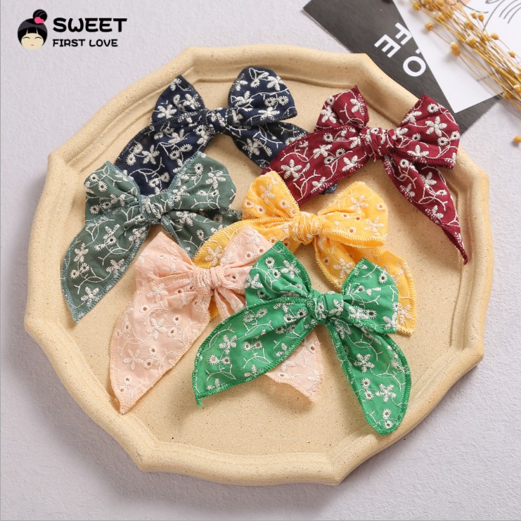 

cute baby girls bowknot Hair Accessories sweet kids hairs ornament hairpin girl cloth hollow out embroidery bow children head clip D006, Mix colors random