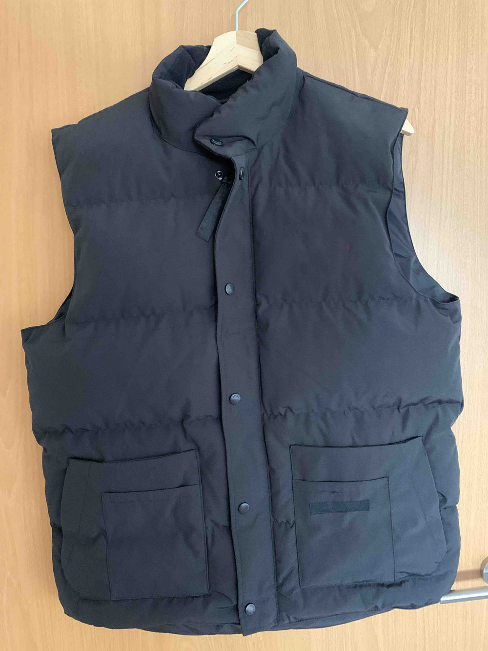 

Mens Vests Parkas Down jacket with Map Embroidery Coat Winter Boys Sleeveless Jackets Womens Coats Active Clothes Outerwear Thicken Resist the severe cold Canada, Black