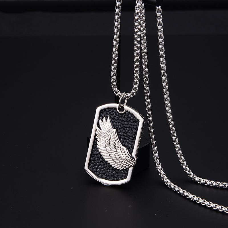 

Pendant Necklaces Japan And South Korea Retro Stainless Steel Men's Necklace Fashion Men Women Hip-hop Simple Feather Shield Sweater Chain, Silver