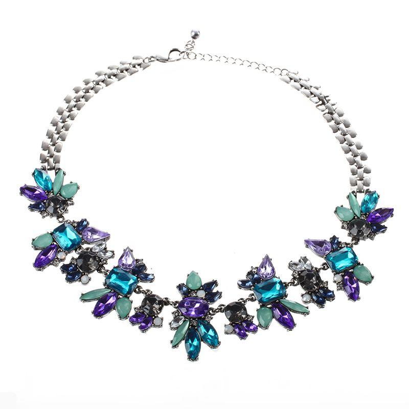 

Luxury Crystal Flower Shaped Pendants Statement Necklace Fashion Jewelry Women Accessories Chains