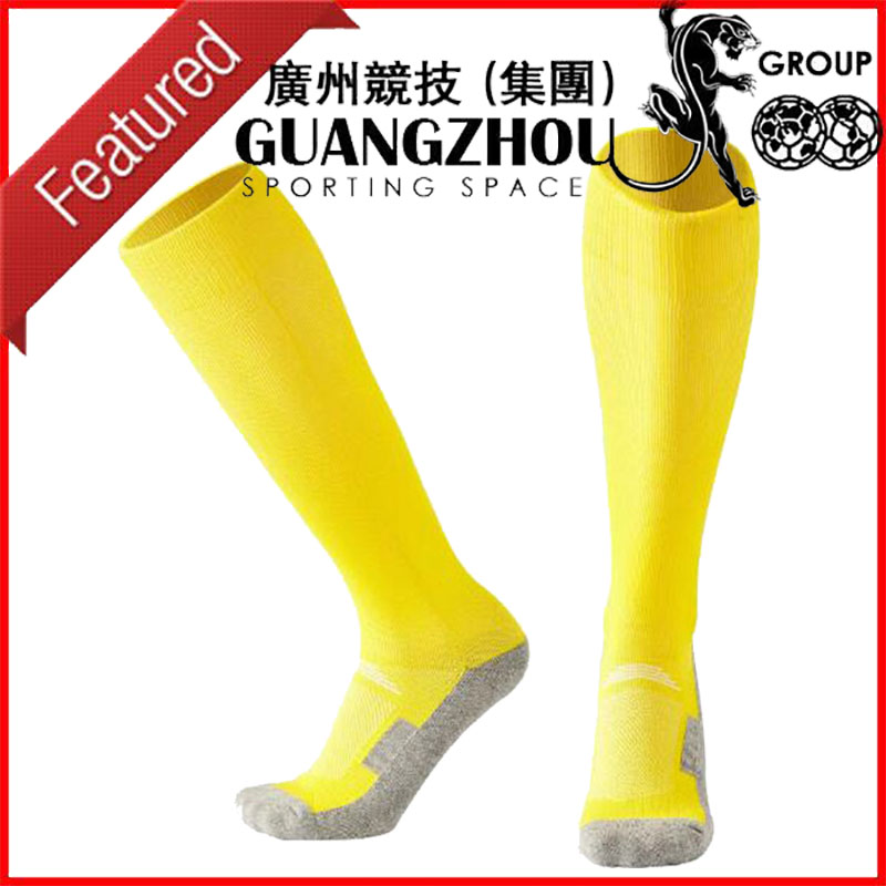 

New 2021 2022 Fan Player Version Men & Kids Kit Set Soccer Socks Sports, Min Order Quantities 10 pcs, Yellow