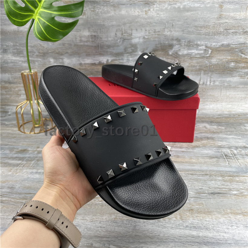 

Men Women Slippers Flat Comfort Ladies Beach Sliders Tide Male Rivet Stud Slipper Non-slip Black Mens Casual Spikes Shoes Rubber, With box