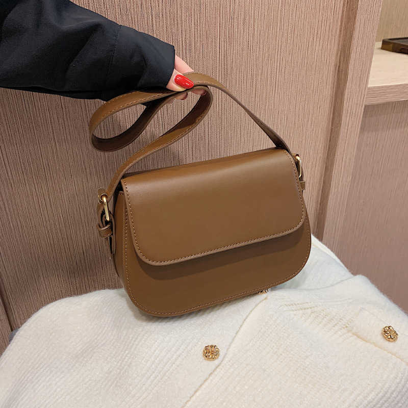 

Fashion 2021 new Korean fashion women's one shoulder rhombic chain xiaoxiangfeng messenger bag, White
