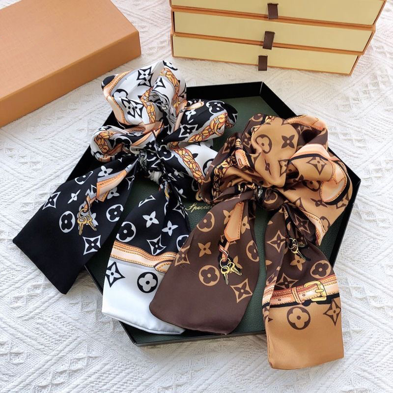 

2021 Top designer woman Silk Scarf Fashion Letter Headband Brand Small scarves Variable Headscarf Accessories Activity Gift
