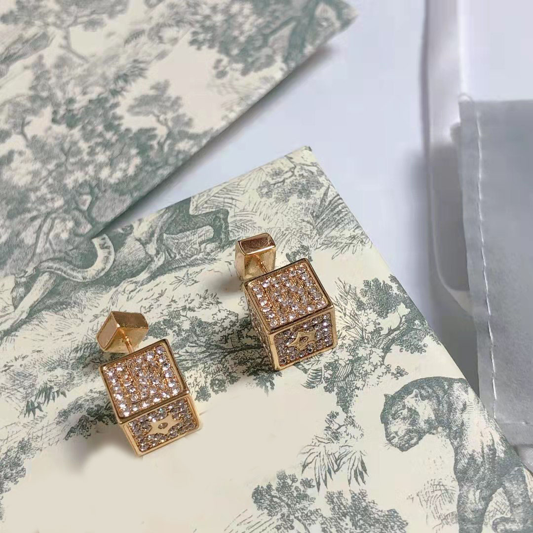 

New Fashion Stud Square Earrings Ladies Diamond 18K Gold Designer Earring