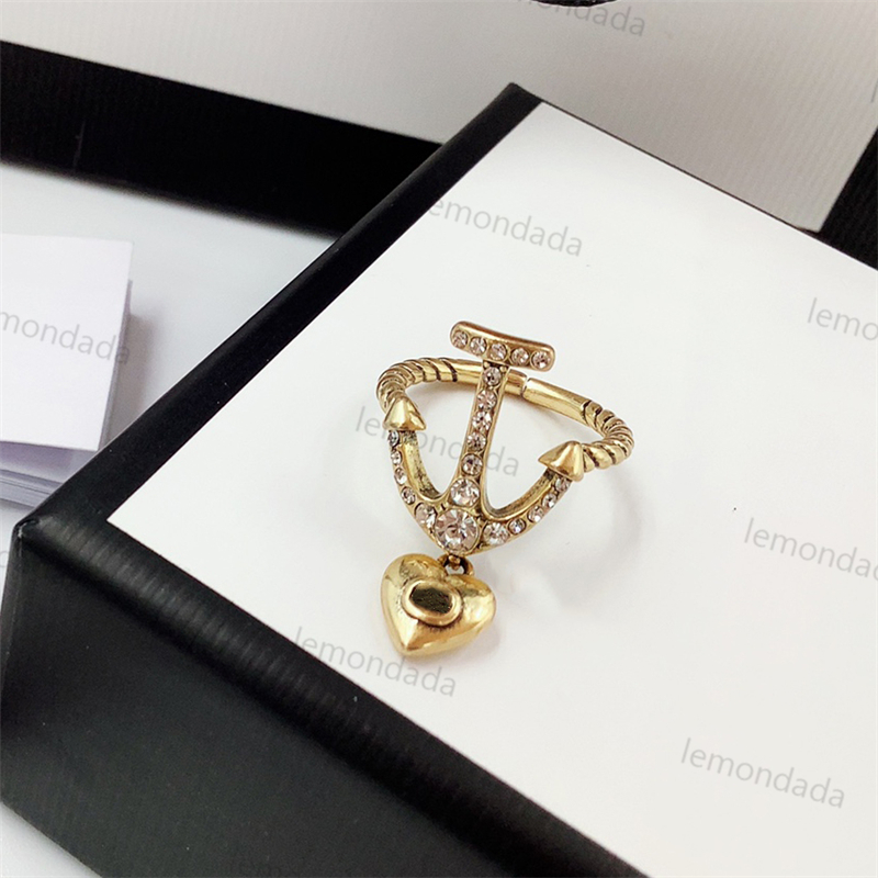 

Luxury Letter Anchor Rings Shiny Diamond Women Ring Heart Pendants Gorgeous Gifts For Party Annivesary Ladies Elegant Hand Jewelry