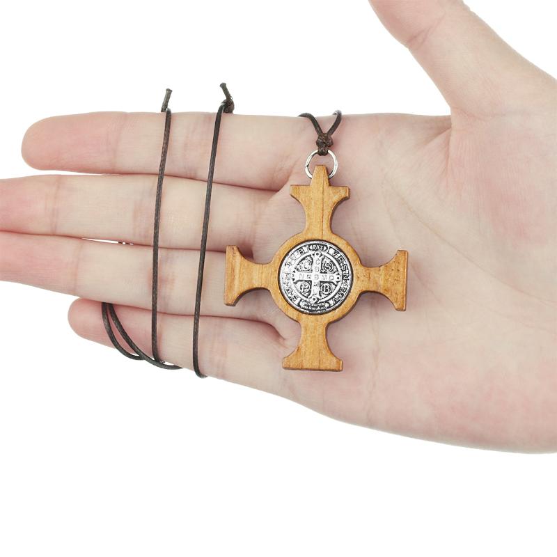 

Pendant Necklaces 5pcs Wood St Benedict Exorcism Medal Necklace Catholic Roman Cross Demon Protection Rope Chain Prayer Jewelry