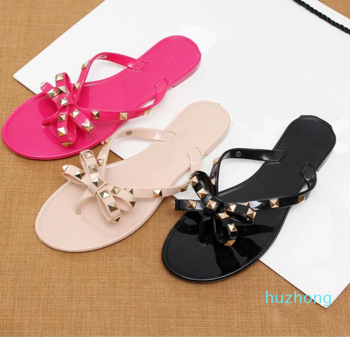

Wholesale-2019 fashion bow V flip flops stud beach shoes summer rivets slippers Thong sandals nude, Blue transparent