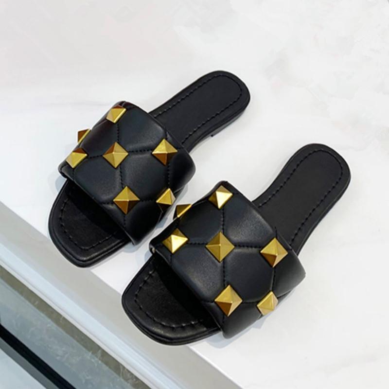 

2021 Summer New Slippers Women Black Beach Shoes Casual Flat Women Shoes Fashion Outer Wear Flip Flops Ladies Slides White Red