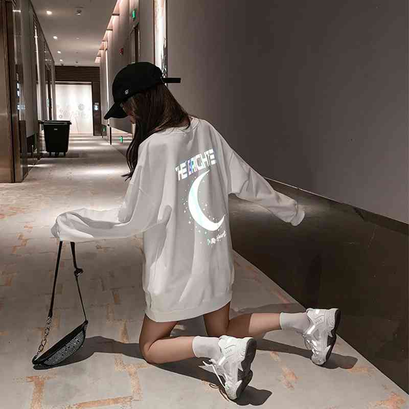 

Reflective moon dazzling fashion personalized round neck sweater women's 2021 spring autumn thin Plush thickened medium and long top, Black