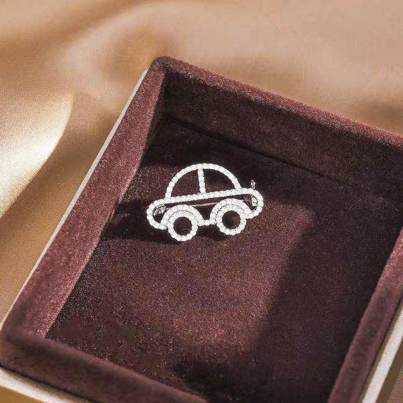 

Pins, Brooches Lovely Little Xiangfeng Automobile Rhinestone Brooch Women's Suit Accessories Creative Versatile Buttonhole Collar Pin