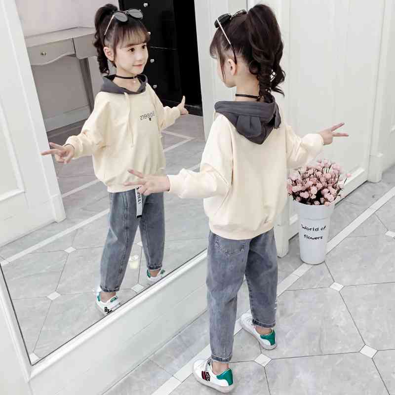 

2021 wear girls' new autumn suit foreign style middle-aged Korean children's sweater jeans two-piece set fashion