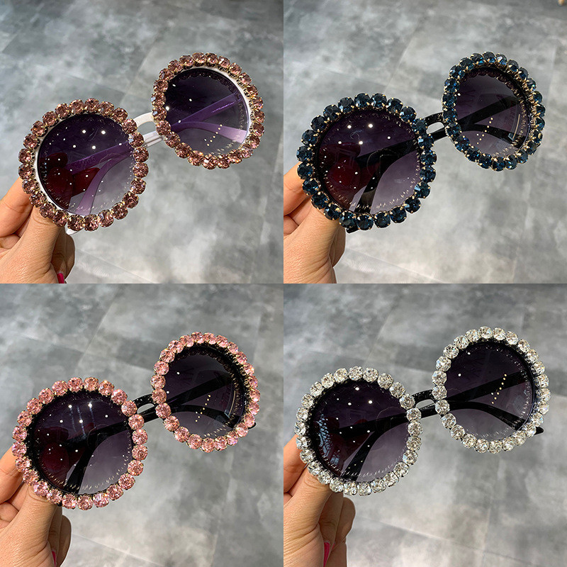 

Full Diamond Round Sunglasses Shiny Rhinestone Eyeglasses Women Personality Crystal Eyewear European American Travel Driving Outdoor, White;black