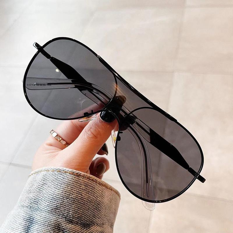 

Sunglasses Vintage Oversized One Peice Gradient Women Luxury Designer Retro Eyewear Elegant Fashion Classic Trend UV400 Shade