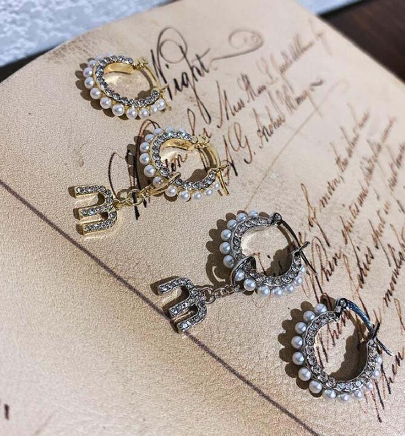 

Dangle & Chandelier INS Blogger Asymmetric Pearl Sweet Earrings Elegant Ladies High-end Temperament Letter Lovely Girls Round Tender Eardrop, Silver