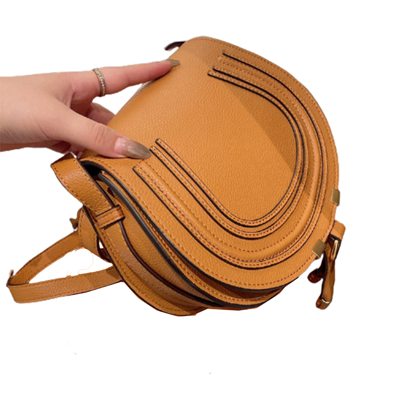 

Designer Bags Vintage Saddle Bag Girls Shoulder Crossbody Bags Marcie Purses Very Soft Tassel Cross-body, Black