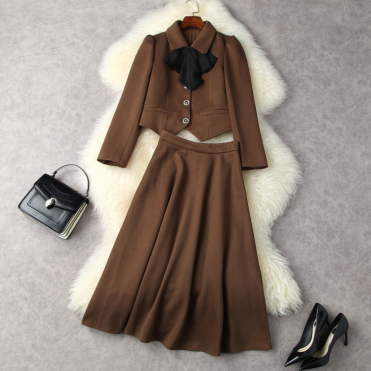 

European and American women's clothing winter 2022 new Coat with long sleeves and bow collar Pleated skirt Fashion suits, Brown