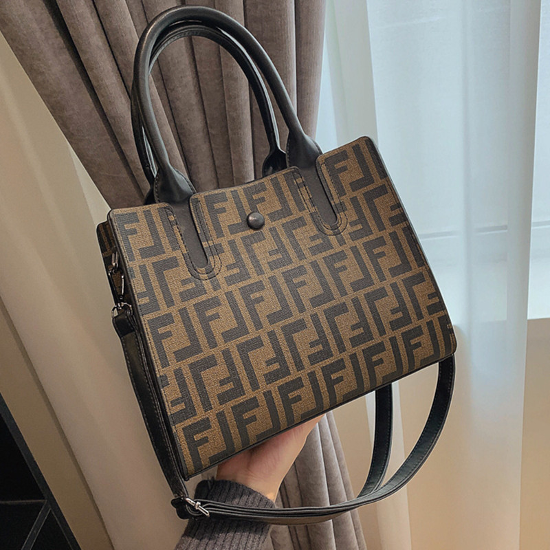 

Luxury Handbags Tot 2021 winter new fashion Korean version simple and versatile shopping women's bag Single Shoulder Messenger Bag, Liyashishang 17180 small coffee