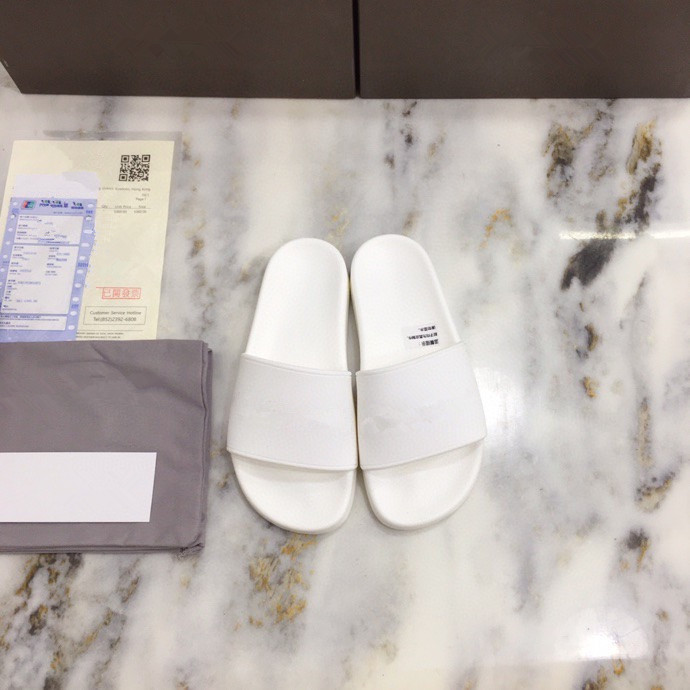 

Wholesale Summer Brand Designer women Flip flops Slipper Fashion Genuine Leather slides sandals Metal Chain Ladies Casual shoes, 01