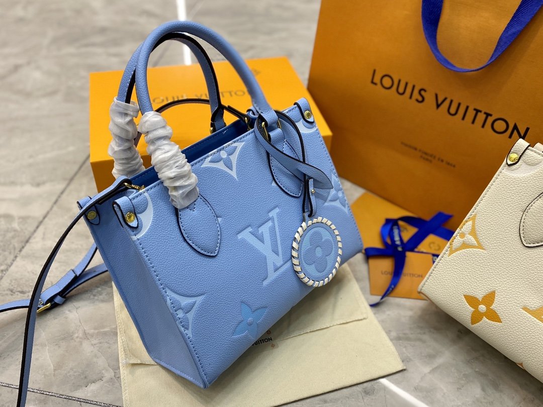 

lv Louis Vuitton Monogram Women Luxurys Designers Bags 2021 Chest pack lady Tote chains handbags messenger backpack nylon Crossbody bag European