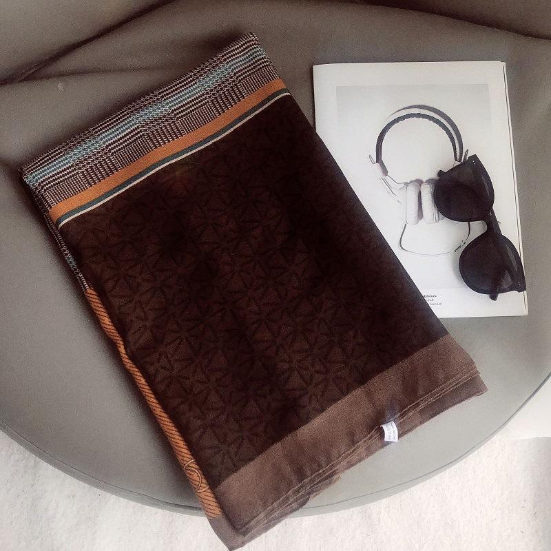 

Scarves Royalmaybe Factory Wholesale Female Spring Cotton Gauze Decoration Sunscreen Shawl Printed