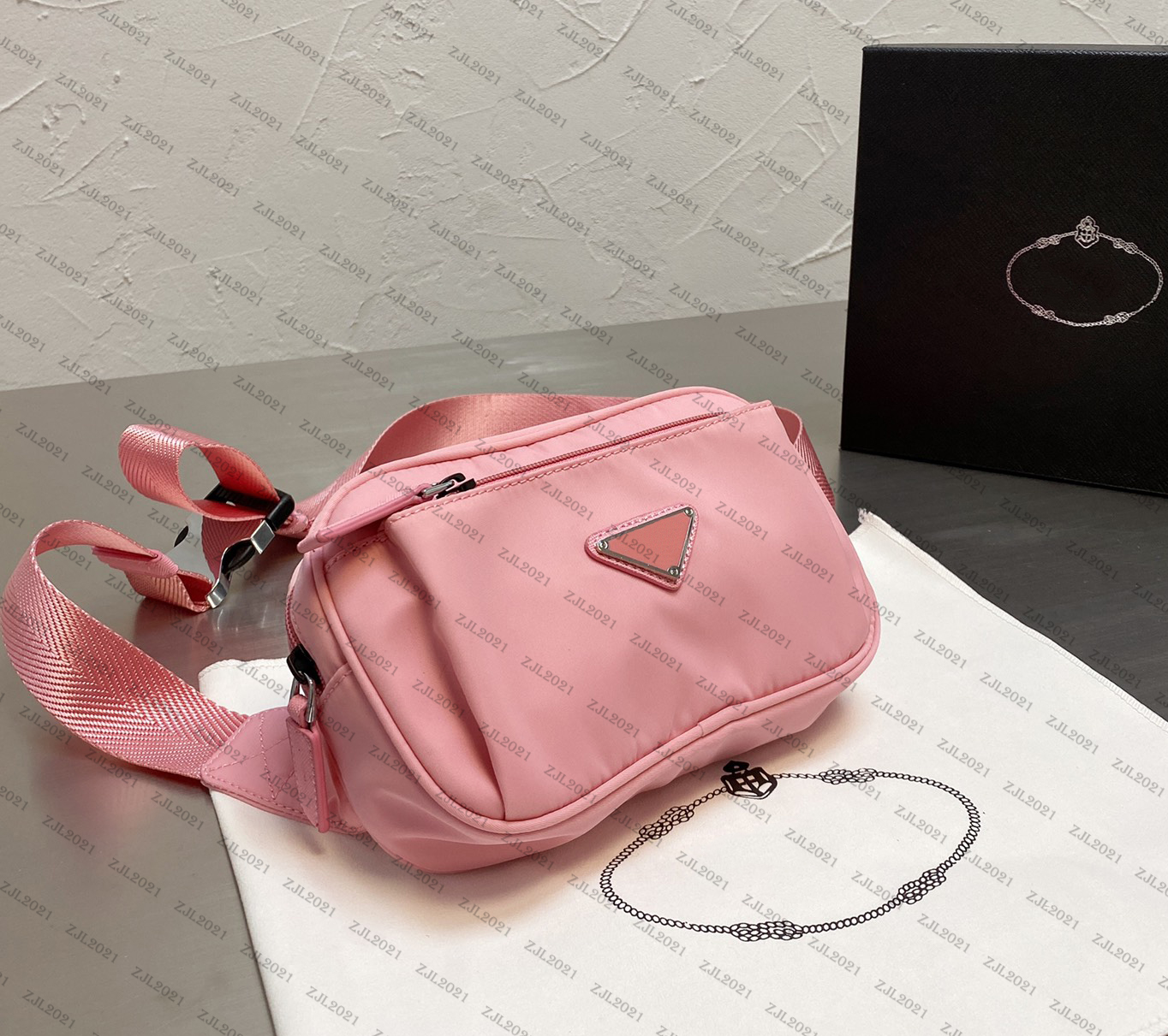 

Designers handbags luxurys fashion casual wallet nylon fabric chest strap shoulder diagonal men and women 20*13cm