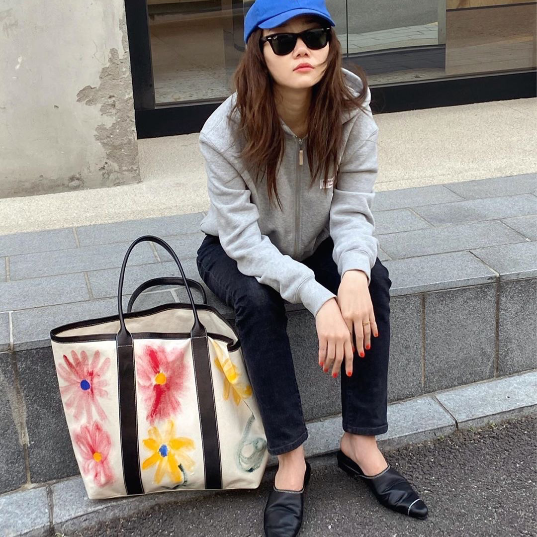 

Designer Canvas Big Bag 2021 Graffiti Cute Design Flower Large Capacity One Shoulder Handbag Travel Vacation Bags, Small