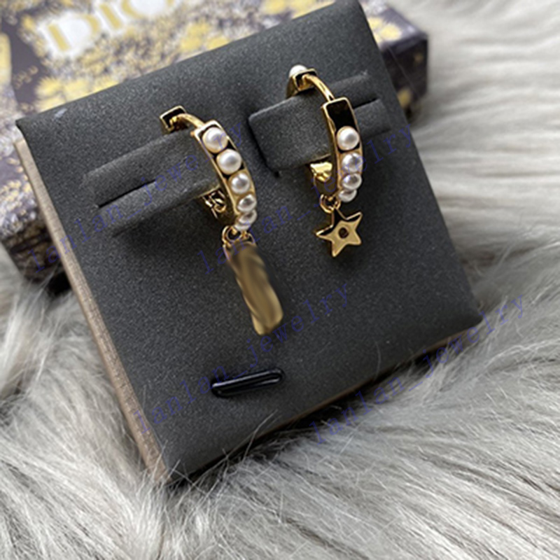 

Women's Stud Designer Earrings Brand Letter Asymmetric Earring Brass Material 925 Silver Needle Luxury Jewelry Wholesale L-D20