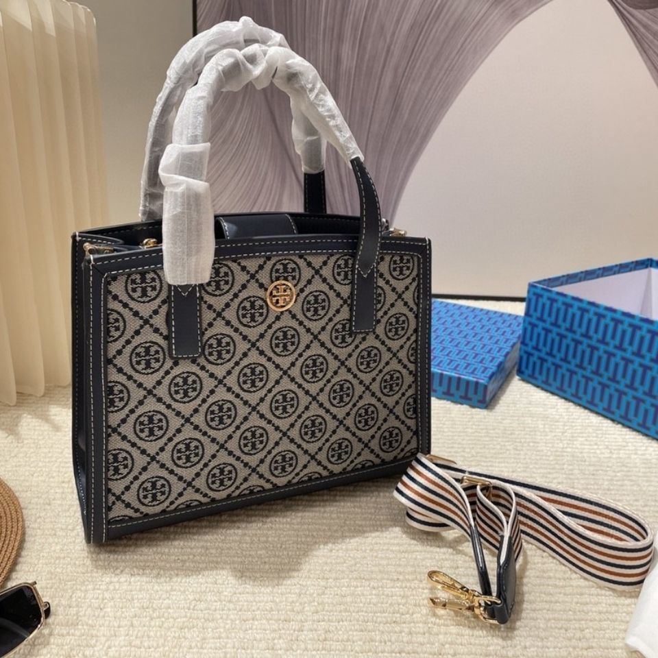

Handbags Luxurys Designer Tory Large Capacity Women's 2021 New Burch Niche Design Woollen Shoulder zz, Sky blue