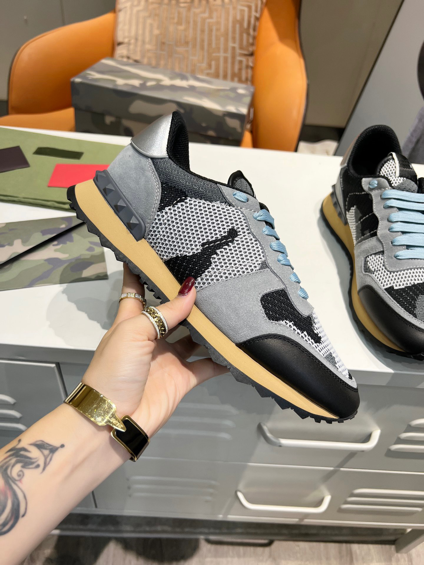 

Designer Camouflage Sneaker Womens Mens Rivet Shoes Studded Flats Mesh Camo Suede Leather Casual Trainers Rockrunner Shoes with box size 35-46 01, Color 33