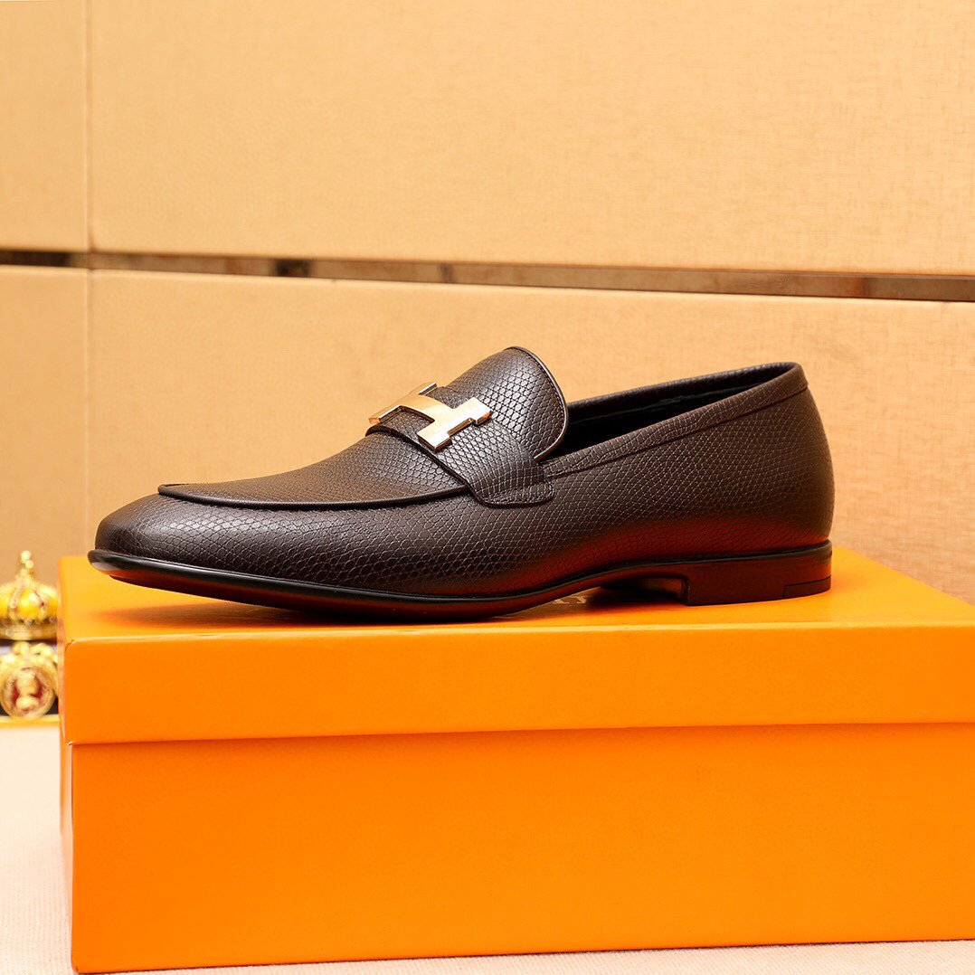 

2021 Summer Black Brown White Men Leather Shoes Mens Pointed Toe designer Luxury Dress Shoe High Quality Formal Slip On Hollow Out Sandals Man